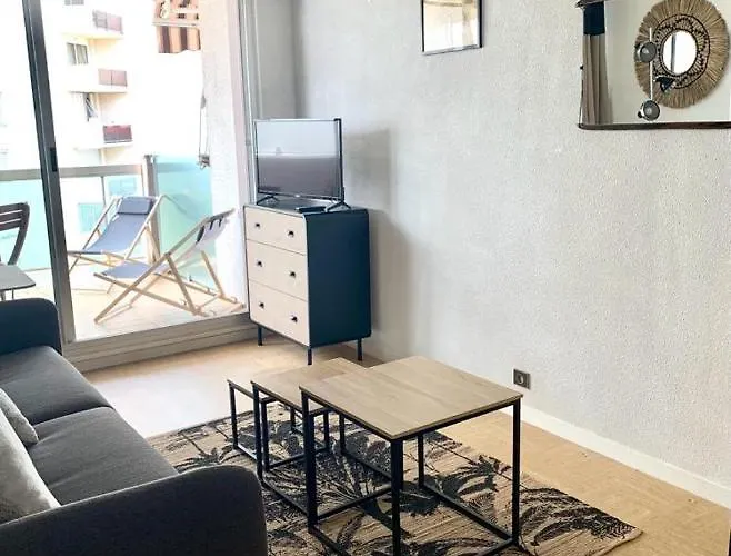 Sur Le Port Apercu Mer. * Arcachon