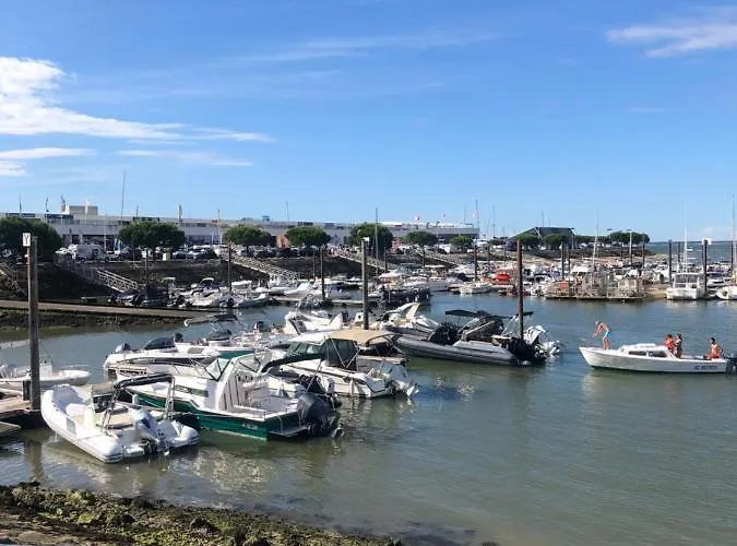 Sur Le Port Apercu Mer. Daire