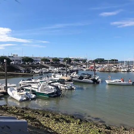 Sur Le Port Apercu Mer. 公寓