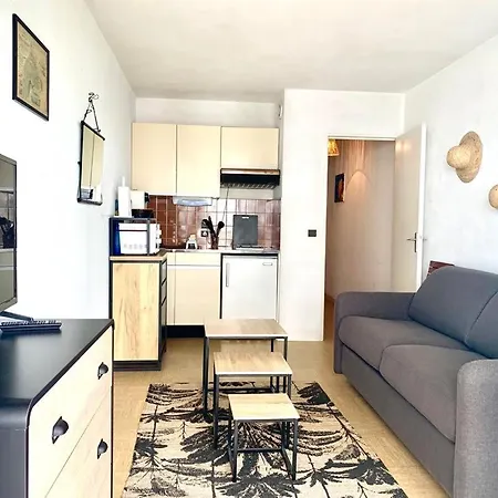 Sur Le Port Apercu Mer. 阿卡雄